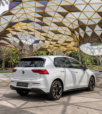 Volkswagen New Golf R-Line